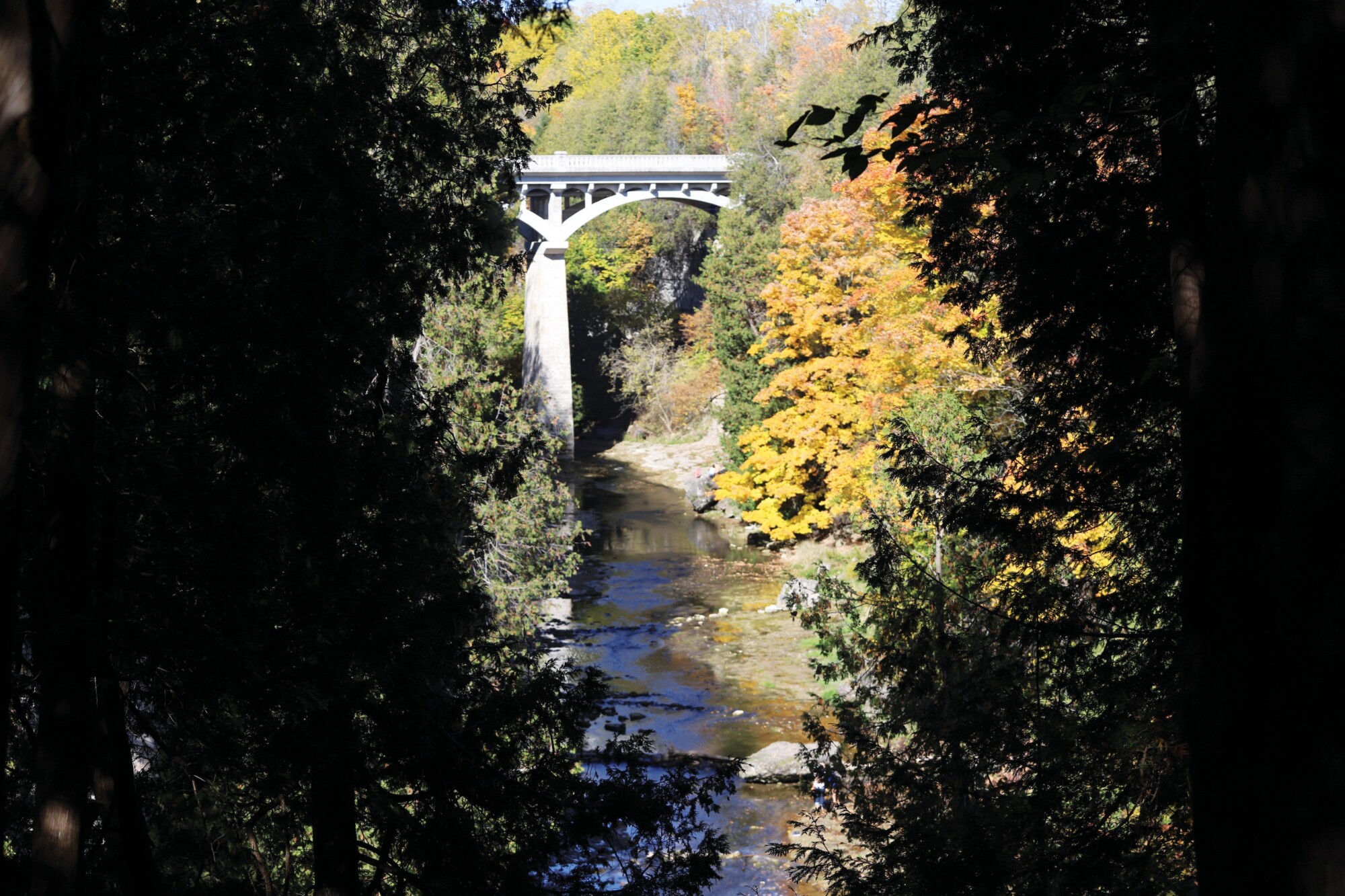 KENNETH HEWITT’S RIVERS IN ROCK AT ELORA GORGE